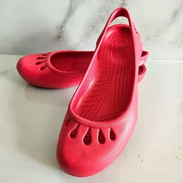 미사용품 crocs 마린디 세아 플랫슈즈 단종 핑크 W6