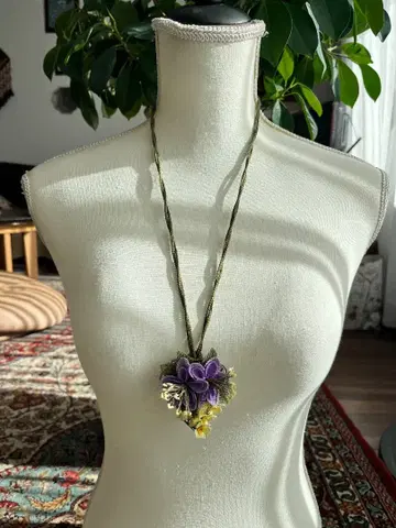 터키 이네오야 꽃 모티브 목걸이