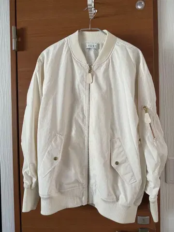 PLST 화이트 MA-1 자켓