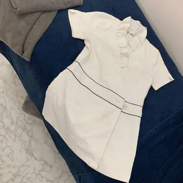 Cabal 프릴 달린 화이트 튜닉 사이즈 7