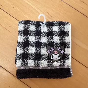 Sanrio 체크 무늬 쿠로미 손수건