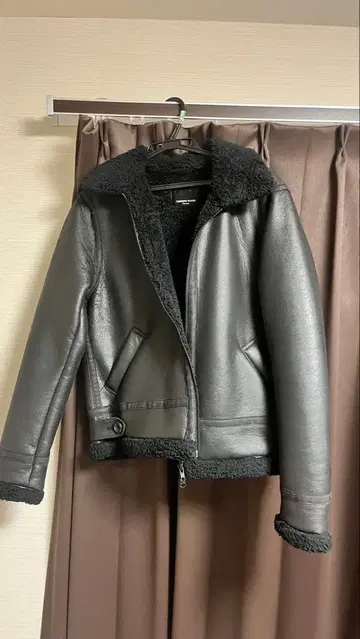 블랙 가죽 라이더 자켓