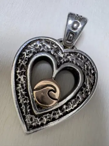 M.O.D surf의 10K제 하트형 참 파도 디자인