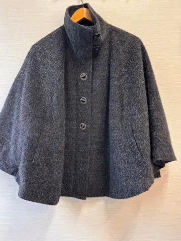 그레이 울 혼방 케이프 코트