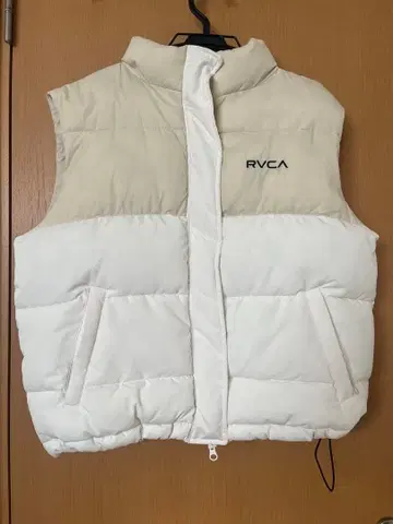 RVCA 슬리브리스 다운 자켓 M 사이즈