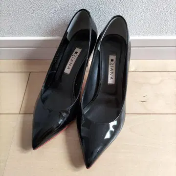 DIANA 블랙 펌프스 에나멜 하이힐 21.5cm