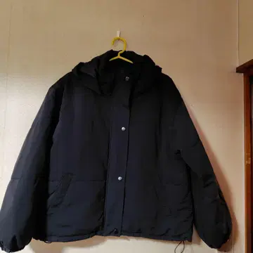 블랙 패딩 자켓 후드 부착