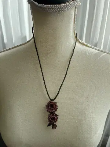 터키 이네 오야 꽃 모티브 목걸이