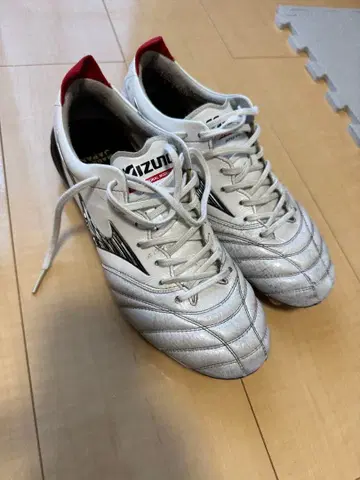 미즈노 모렐리아 네오 축구화