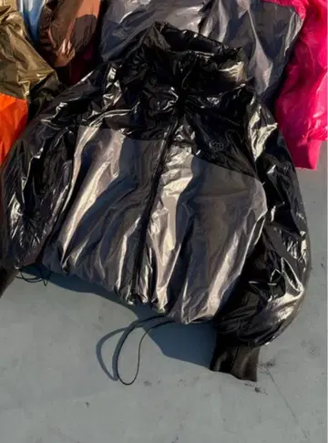 HTH. 2WAY 다운 자켓 블랙