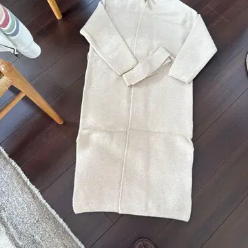 후드 부착 롱 니트 코트 베이지