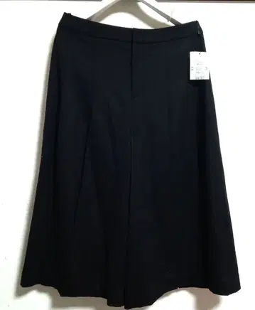 택 포함 새상품 인디비 무릎 기장 가우초 팬츠 블랙 플리츠