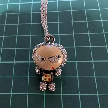 스와로브스키 Crystal.Elvis Eliot 롱 펜던트 정품