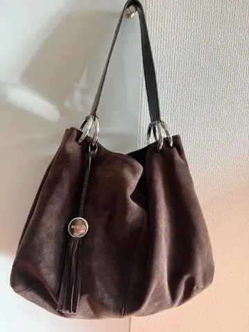FURLA 브라운 스웨이드 토트백 원 숄더백 태슬 포함