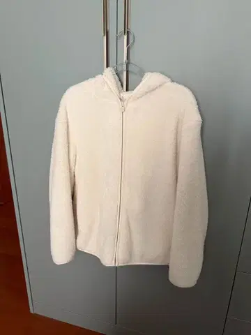 아이보리 후드 부착 보아 자켓 M