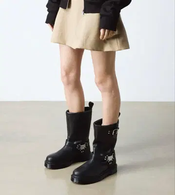 닥터마틴 ANISTONE HI 리거 부츠