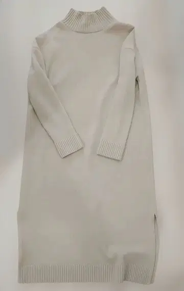 DRESSTERIOR 베이지 터틀넥 니트 원피스 38