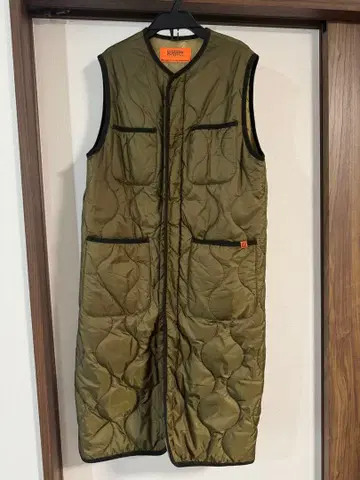 UNIVERSAL OVERALL 퀼팅 베스트