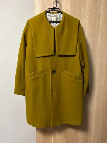 FIG 런던 코트 세일러