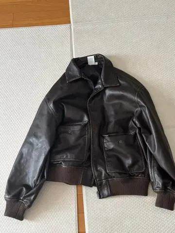 다크 브라운 가죽 자켓