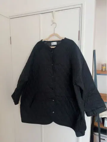 Libra Cue 블랙 퀼팅 자켓