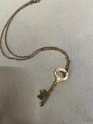 SERGE THORAVAL 켈크 파르트 열쇠 목걸이