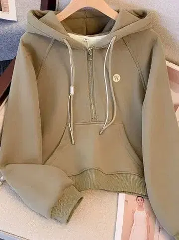 s 올리브 크롭 후드 트레이닝복