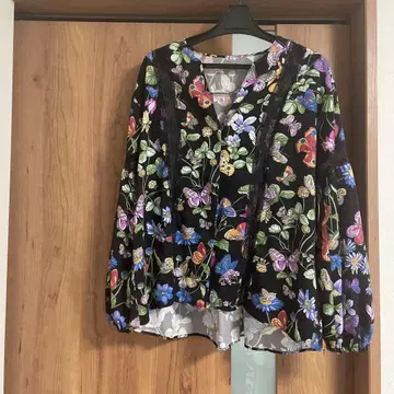 Diagram 꽃무늬 나비 패턴 긴팔 블라우스