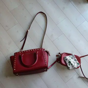 MICHAEL KORS 빨간색 스터드 숄더백 빅 사이즈