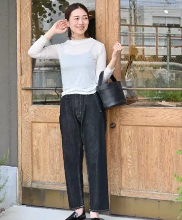 OUR HOME 코다와리 실루엣의 데님 팬츠