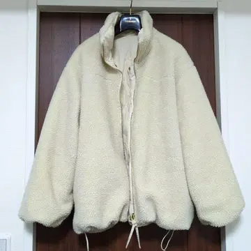 앙피로 TAION 리몬타 리버서블 보아 다운 M 사이즈 크림