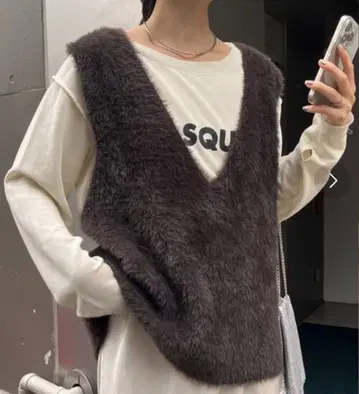 CIAOPANIC TYPY 백 슬릿 에코 퍼 V넥 베스트