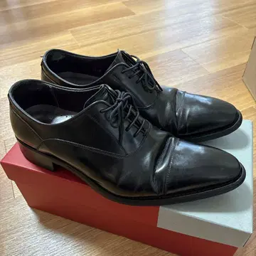 블랙 레이스업 슈즈