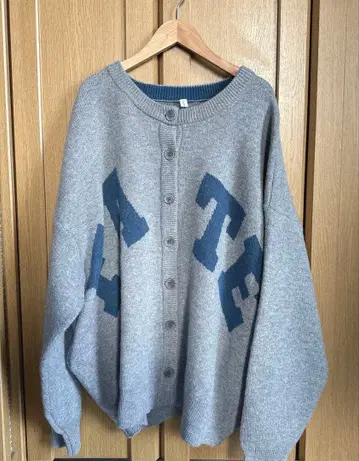 Lupilien BIG 로고 긴팔 자카드 니트 가디건 그레이