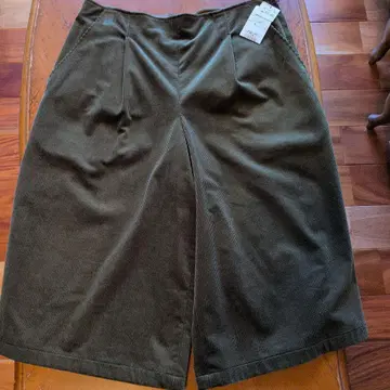 매킨토시 런던 미사용 택 포함 올리브 그린 코듀로이 큐롯