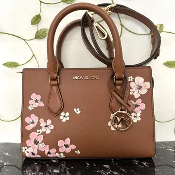 정가 8만 2천엔 새상품 마이클코어스 메신저 백 숄더 백