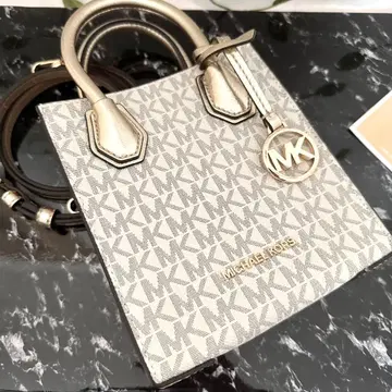 정가 7.1만엔 새상품 마이클코어스 숄더백 가방