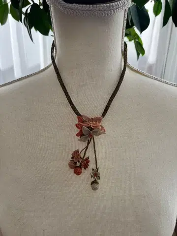 터키 이네 오야 꽃 모티브 목걸이
