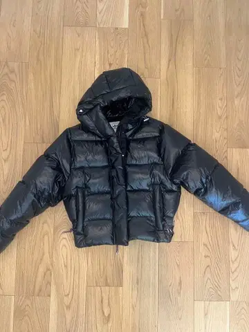 adidas 블랙 다운 자켓 후드 부착