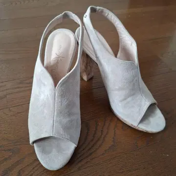 그레이 스웨이드 오픈토 힐 약 10cm