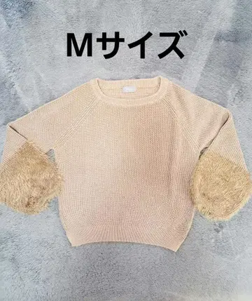 베이지 니트 스웨터 8부 소매 퍼 포함 소매 M 사이즈
