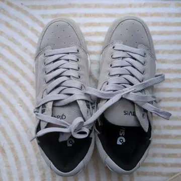 미사용 새상품 Gravis 그레이 스웨이드 스니커즈