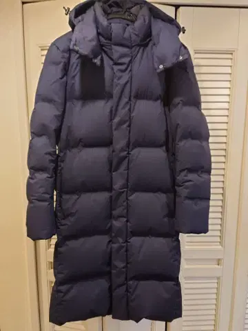 유니클로 심리스 다운 롱 코트 M 네이비