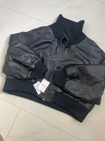 레더 봄버 자켓 목 따뜻합니다 블랙 24시간 이내 발송