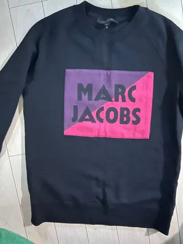 MARC JACOBS 맨투맨