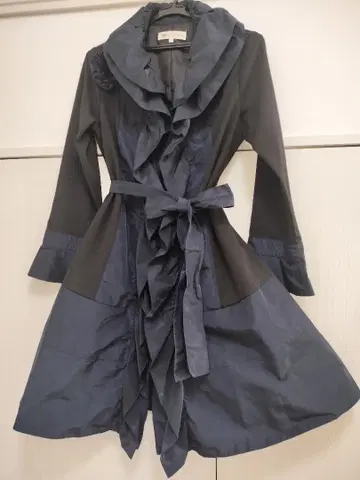 슈퍼 뷰티 42 사이즈 프릴 달린 롱 코트