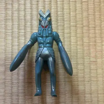 발탄 성인 울트라맨 괴수 피규어