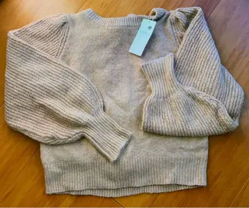 새상품! 어스 뮤직 앤 이콜로지 마쉬멜로우 니트 택 포함! 귀여운