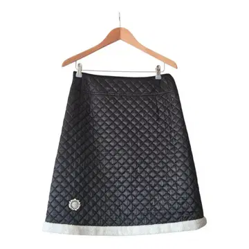택 포함 새상품 슈퍼 뷰티 블랙 퀼팅 미디 스커트 116
