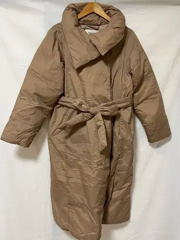 ROYAL PARTY 베이지 롱 다운 자켓